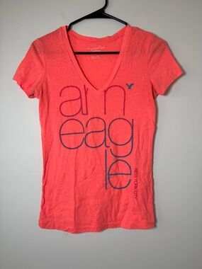 American Eagle Neon Pink V Neck Tee Womens Small Fitted Graphic